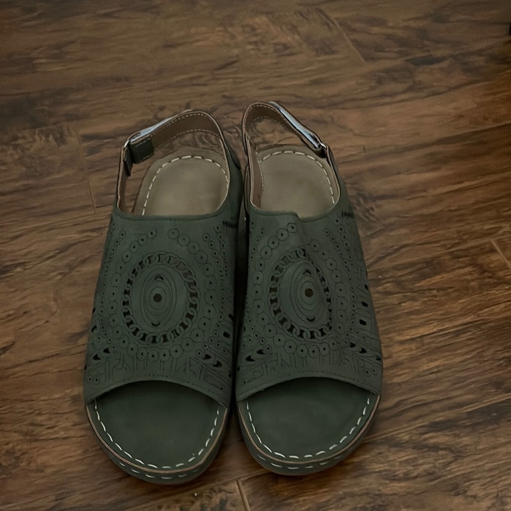 Women’s Sandals